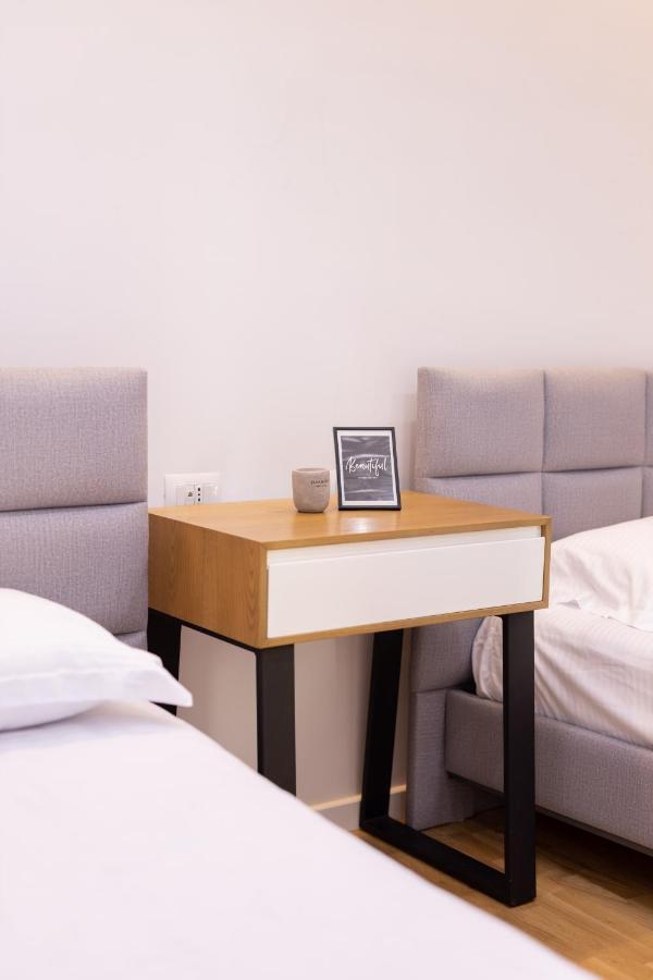 Exclusive 2 Bedrooms Apartment 티라나 외부 사진