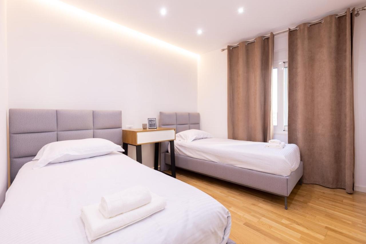 Exclusive 2 Bedrooms Apartment 티라나 외부 사진