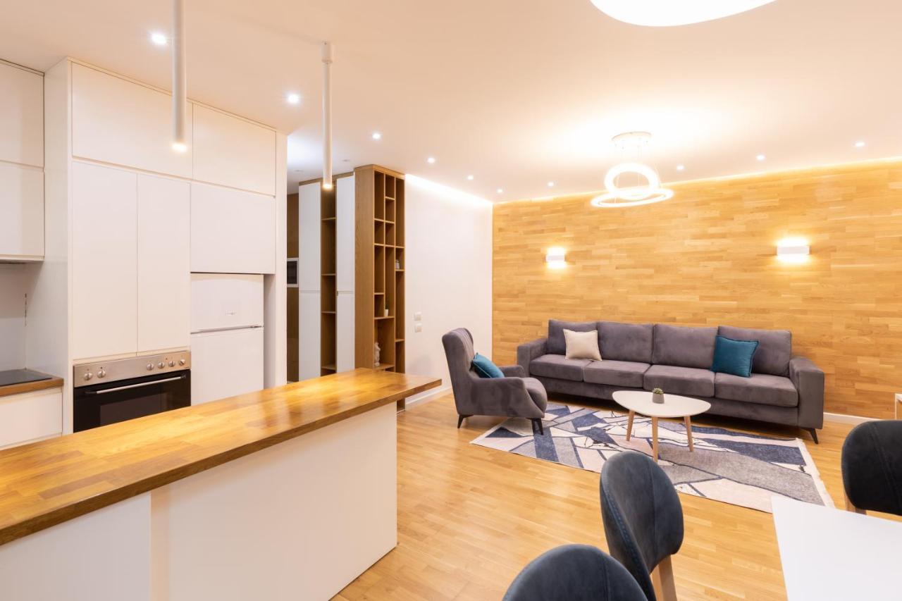 Exclusive 2 Bedrooms Apartment 티라나 외부 사진