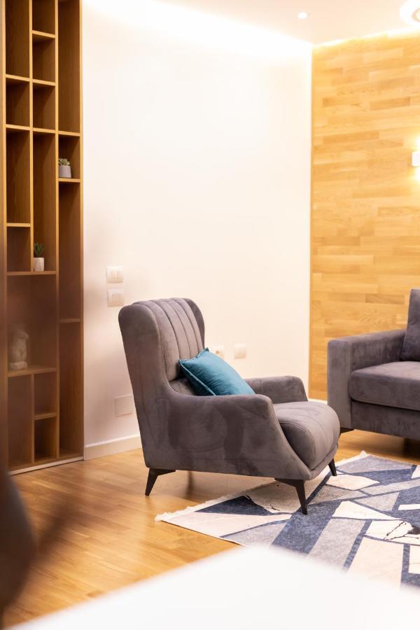 Exclusive 2 Bedrooms Apartment 티라나 외부 사진