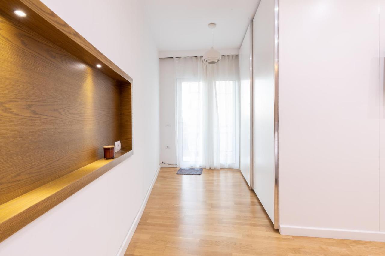 Exclusive 2 Bedrooms Apartment 티라나 외부 사진