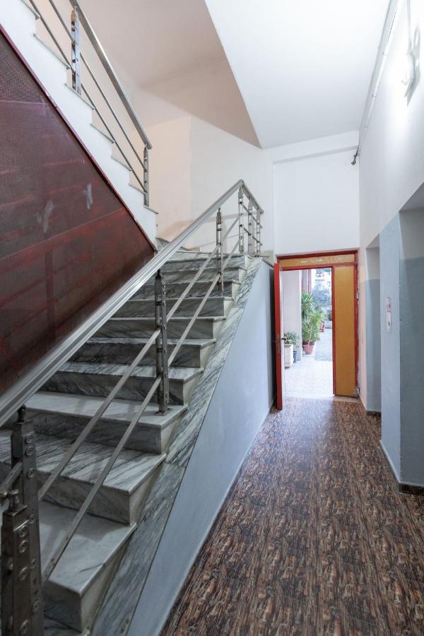 Exclusive 2 Bedrooms Apartment 티라나 외부 사진