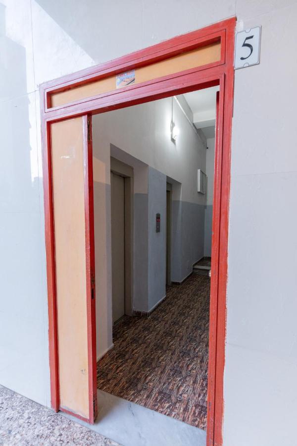 Exclusive 2 Bedrooms Apartment 티라나 외부 사진