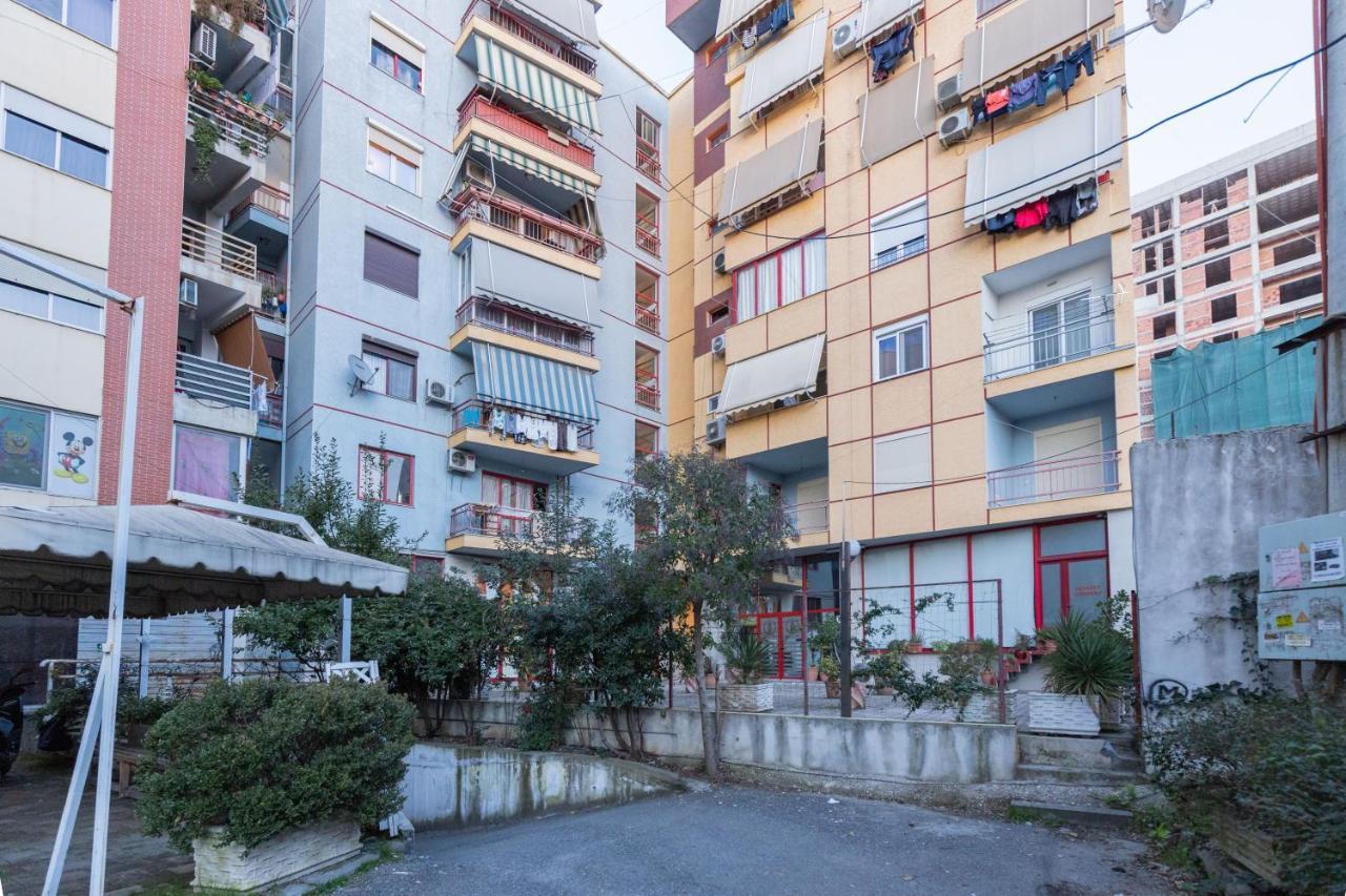 Exclusive 2 Bedrooms Apartment 티라나 외부 사진