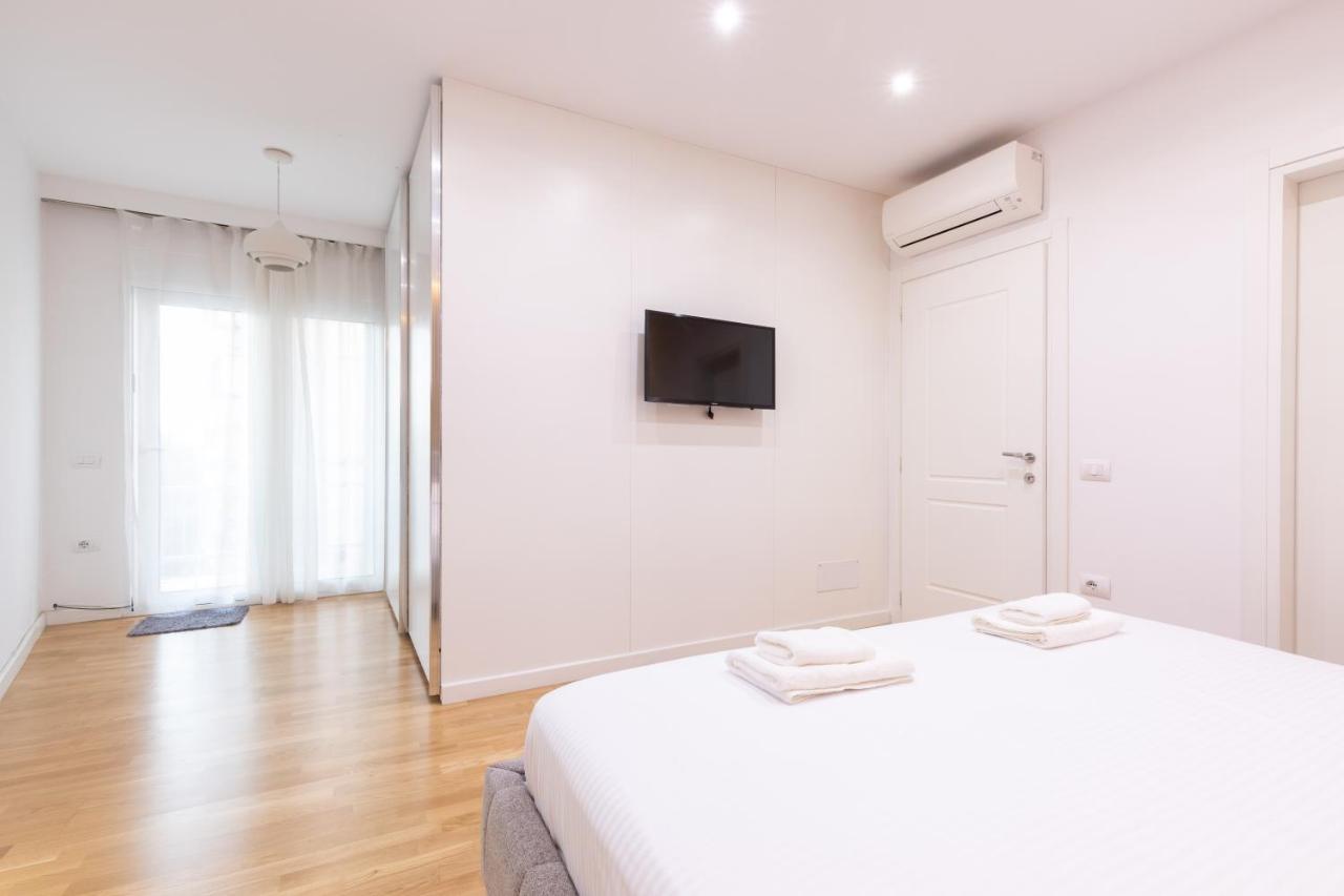 Exclusive 2 Bedrooms Apartment 티라나 외부 사진