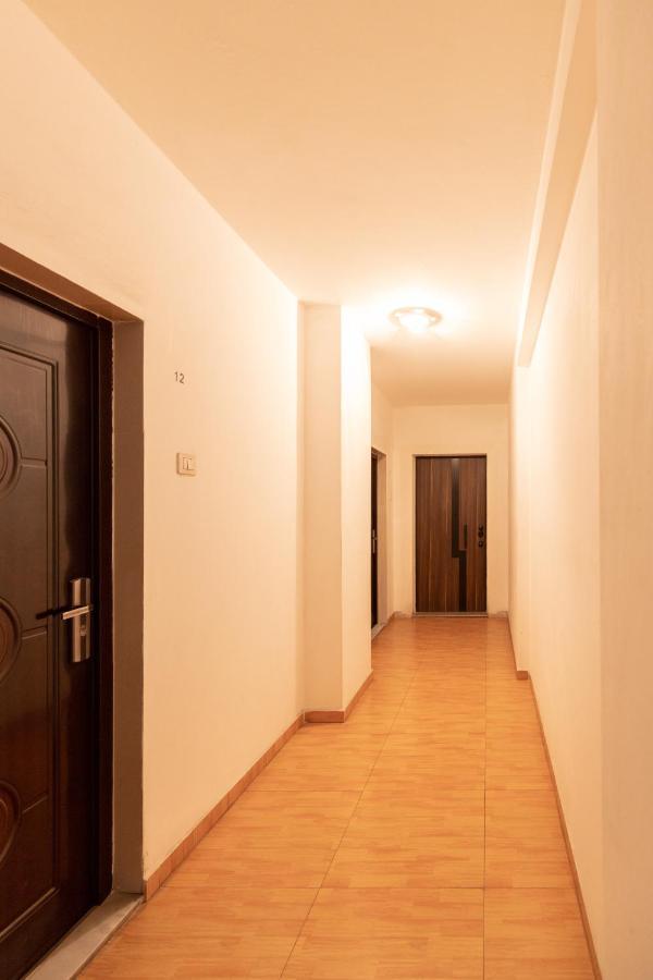 Exclusive 2 Bedrooms Apartment 티라나 외부 사진